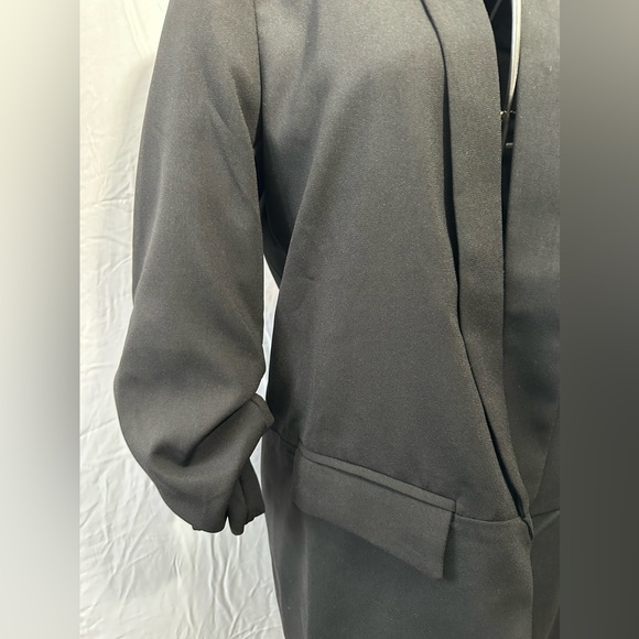 Cute black blazer size large - Picture 6 of 8